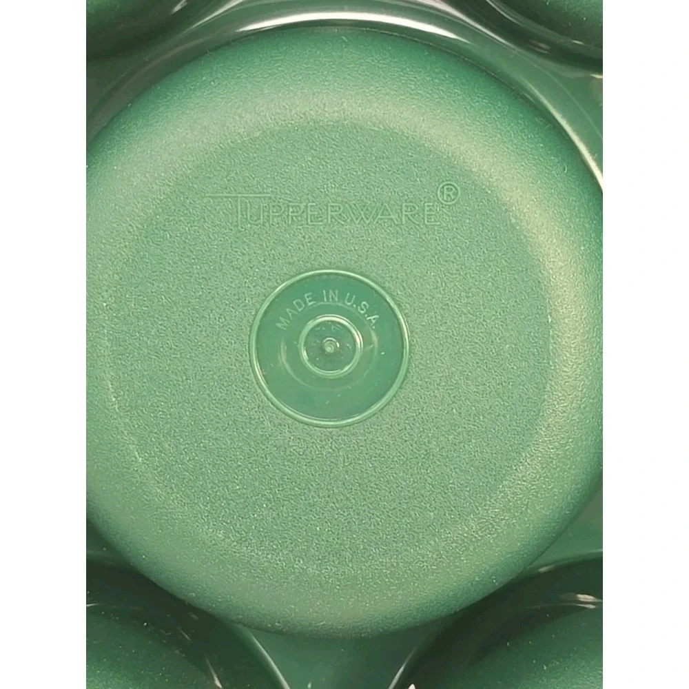 Tupperware Round Green White Chip and Dip Veggie Tray w Lid Vintage‎ U149
